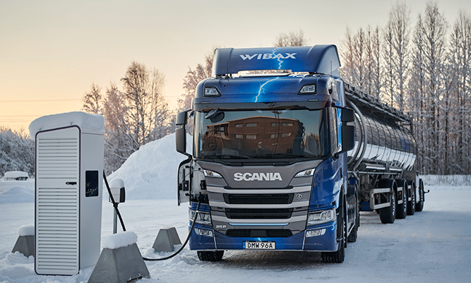 Wibax' vehicle fleet now also contains an electric truck capable of pulling a total weight of 64 tonnes. It services Piteå and the surrounding area.